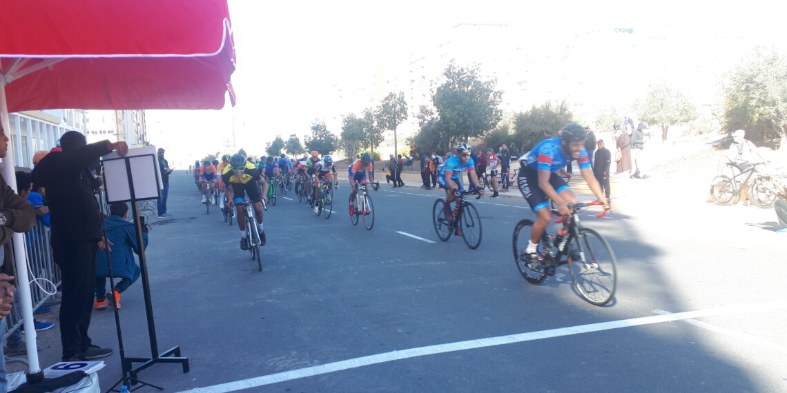 دراجو الكوكب المراكشي يسيطرون في أول سباقات الجهة بقلعة السراغنة .