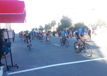 دراجو الكوكب المراكشي يسيطرون في أول سباقات الجهة بقلعة السراغنة .