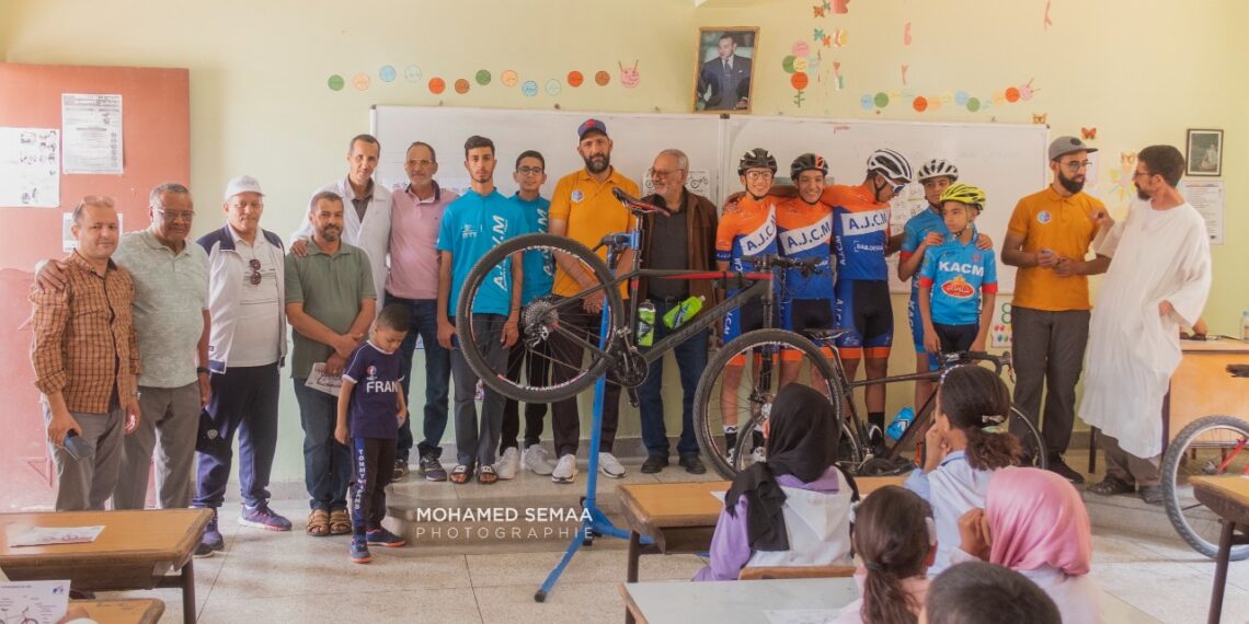 الكوكب المراكشي تشارك الدراجين احتفالات اليوم العالمي