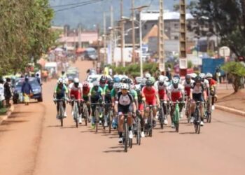 دراج الكوكب المراكشي أشرف الدغمي أفضل متسابق شاب بطواف الكامرون