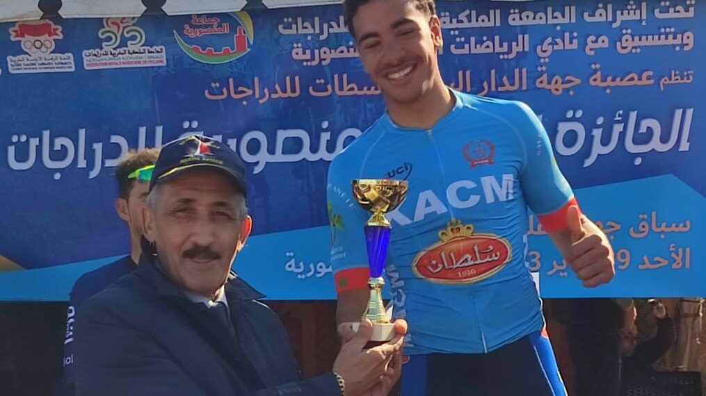 العرباوي و الساخي يتألقان بسباق المنصورية للدراجات