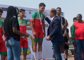 دراج الكوكب المراكشي المهدي عرباوي يعود بفضية من غانا و الساخي ينجو من حادث .