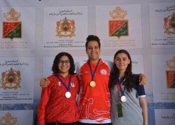 سباحة الكوكب المراكشي فدوى فيدادي تحقق الثلاثية