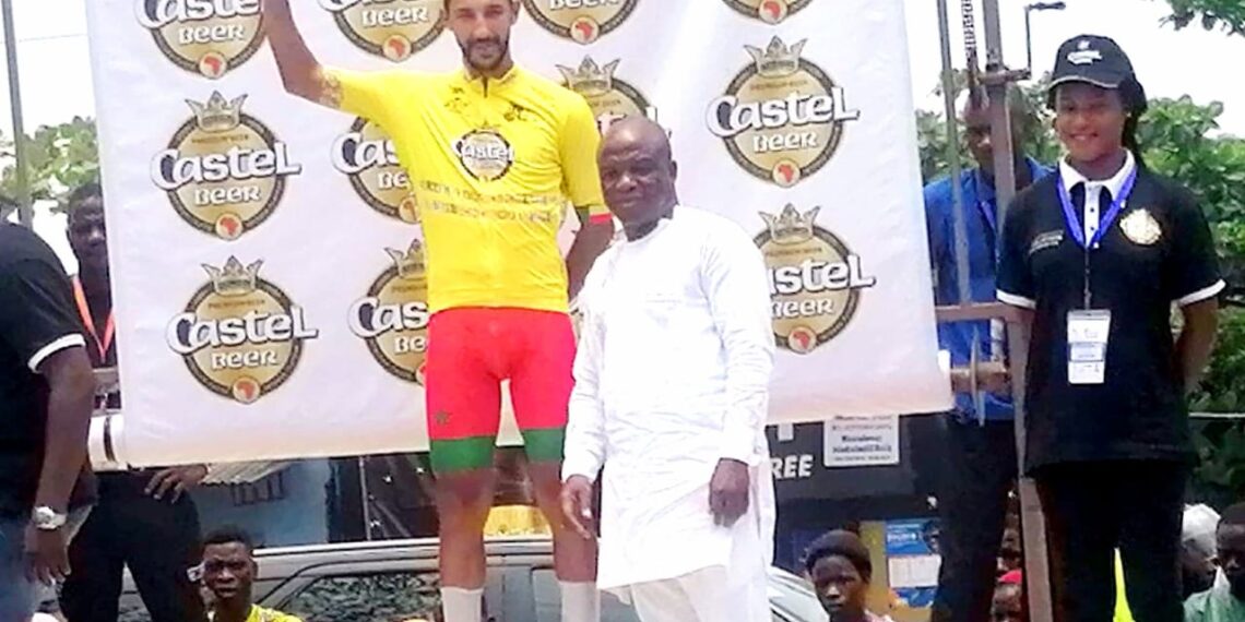 دراج الكوكب المراكشي أشرف الدغمي يقود المنتخب الوطني في صدارة طواف البينين للدراجات