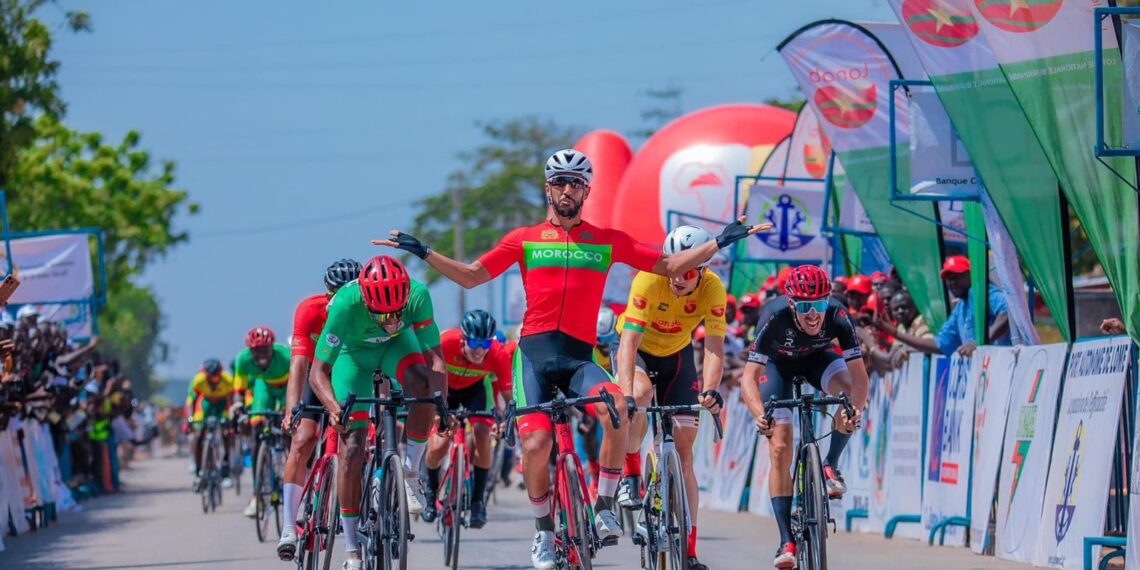 دراج الكوكب الرياضي المراكشي أشرف الدغمي بطلا للمرحلة الرابعة من طواف بوركينافاسو