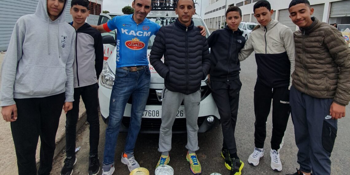 ثلاثي صغار الكوكب المراكشي للدراجات يعتلي منصة التتويج