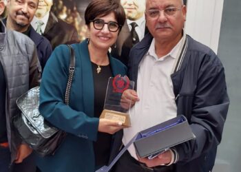 في زيارتها لنادي الكوكب المراكشي ، رئيسة اللجنة المؤقتة لجامعة الشطرنج تدعو للتعاون و تشجيع المواهب