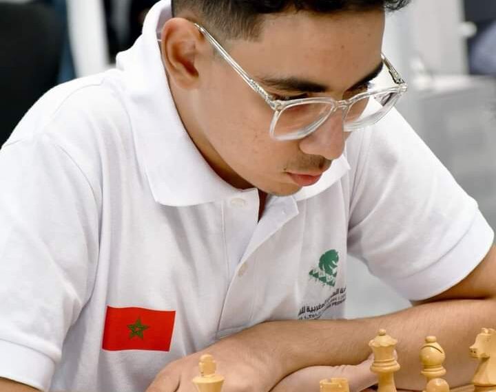 نجم الكوكب المراكشي في الشطرنج ، أنس معياد ، يتألق ب ” ببودابيست “