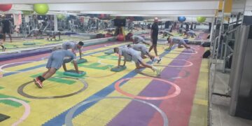 استعدادا لمباراة الوداد البيضاوي ، لاعبو الكوكب المراكشي يستعدون بقاعة الكوكب للرياضات